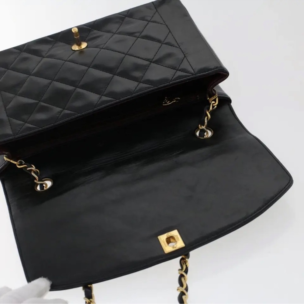 CHANEL DIANA Single Flap Quilted Patent Leather Bag - Picture 11 of 15